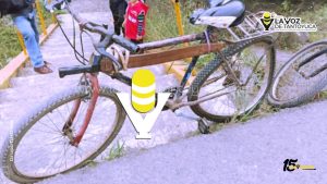 Auxilian a adulto mayor tras ser impactado por un motociclista 