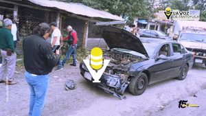 Choque entre particular y un camión dejó solo daños materiales