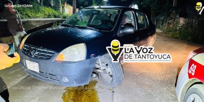 Vehículo averiado bloquea calle en la Ruiz Cortines