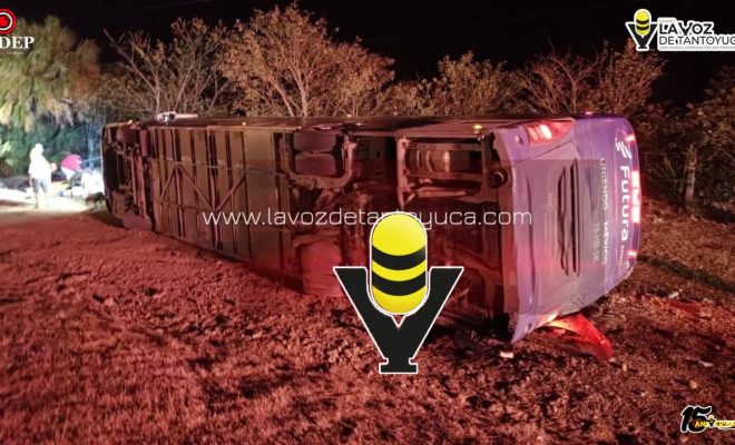 Vuelca autobús Futura en la carretera González-Llera